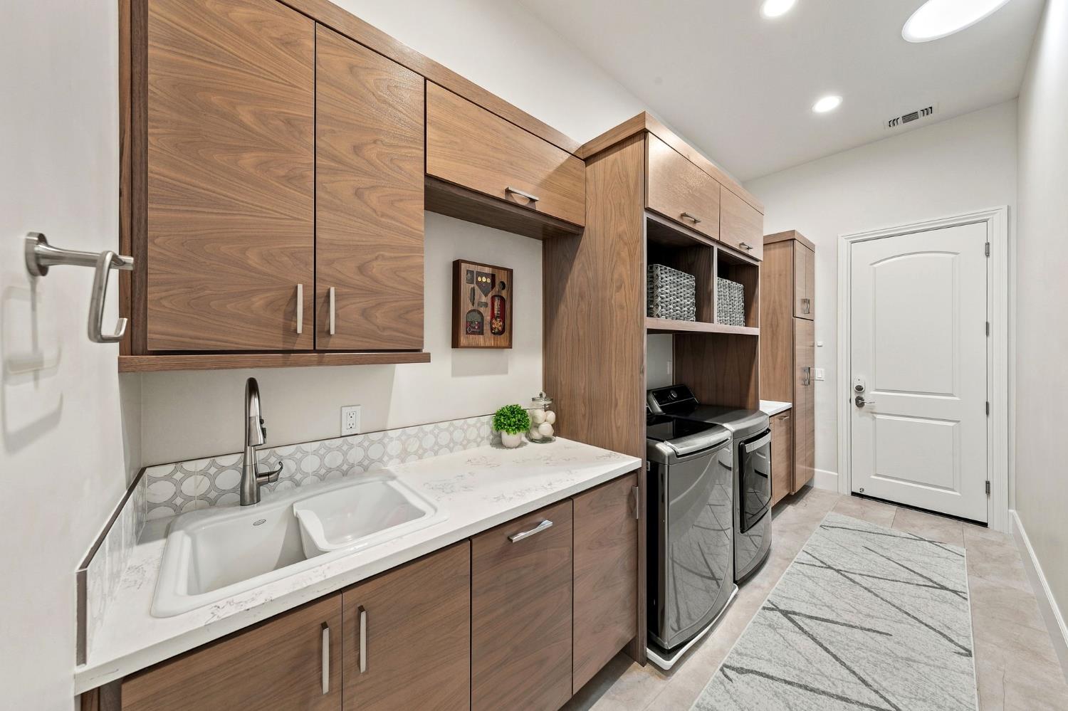 455 Serpa Way