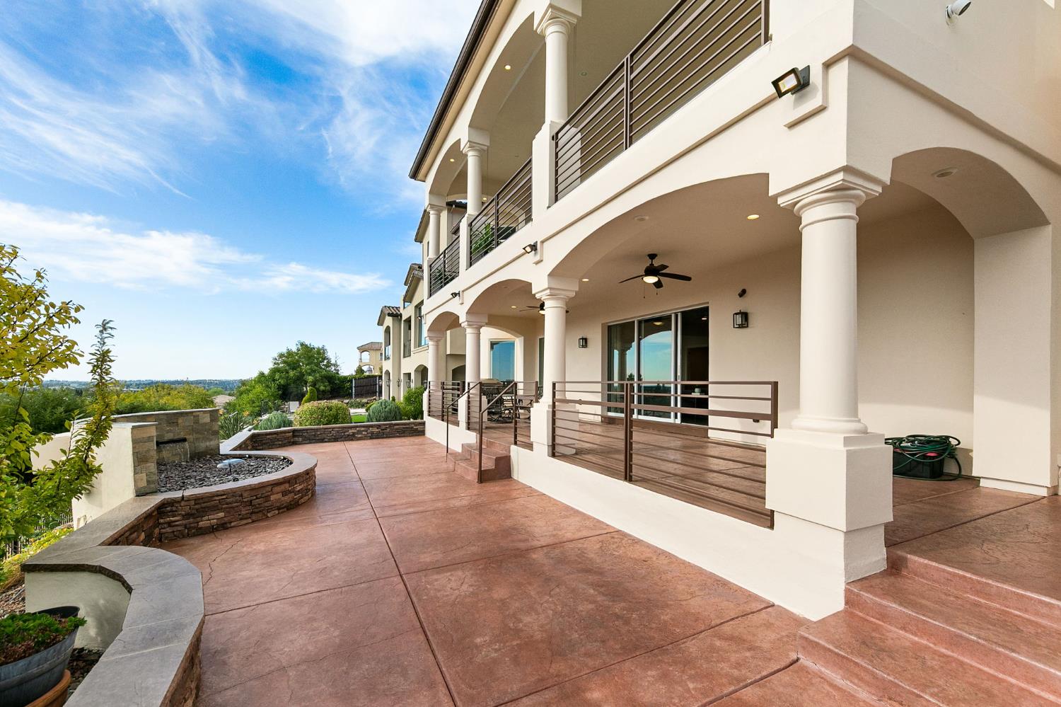 455 Serpa Way