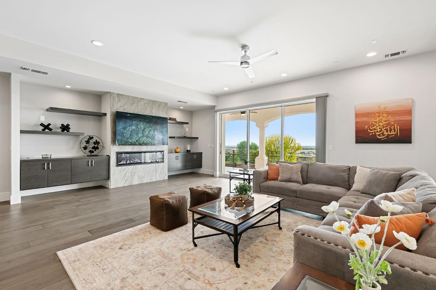 455 Serpa Way