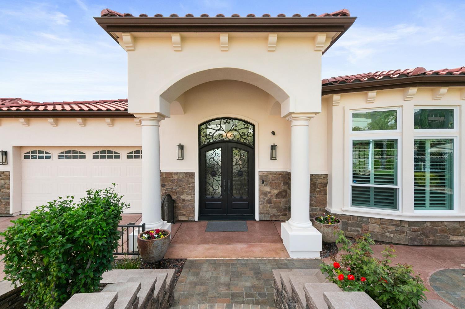 455 Serpa Way