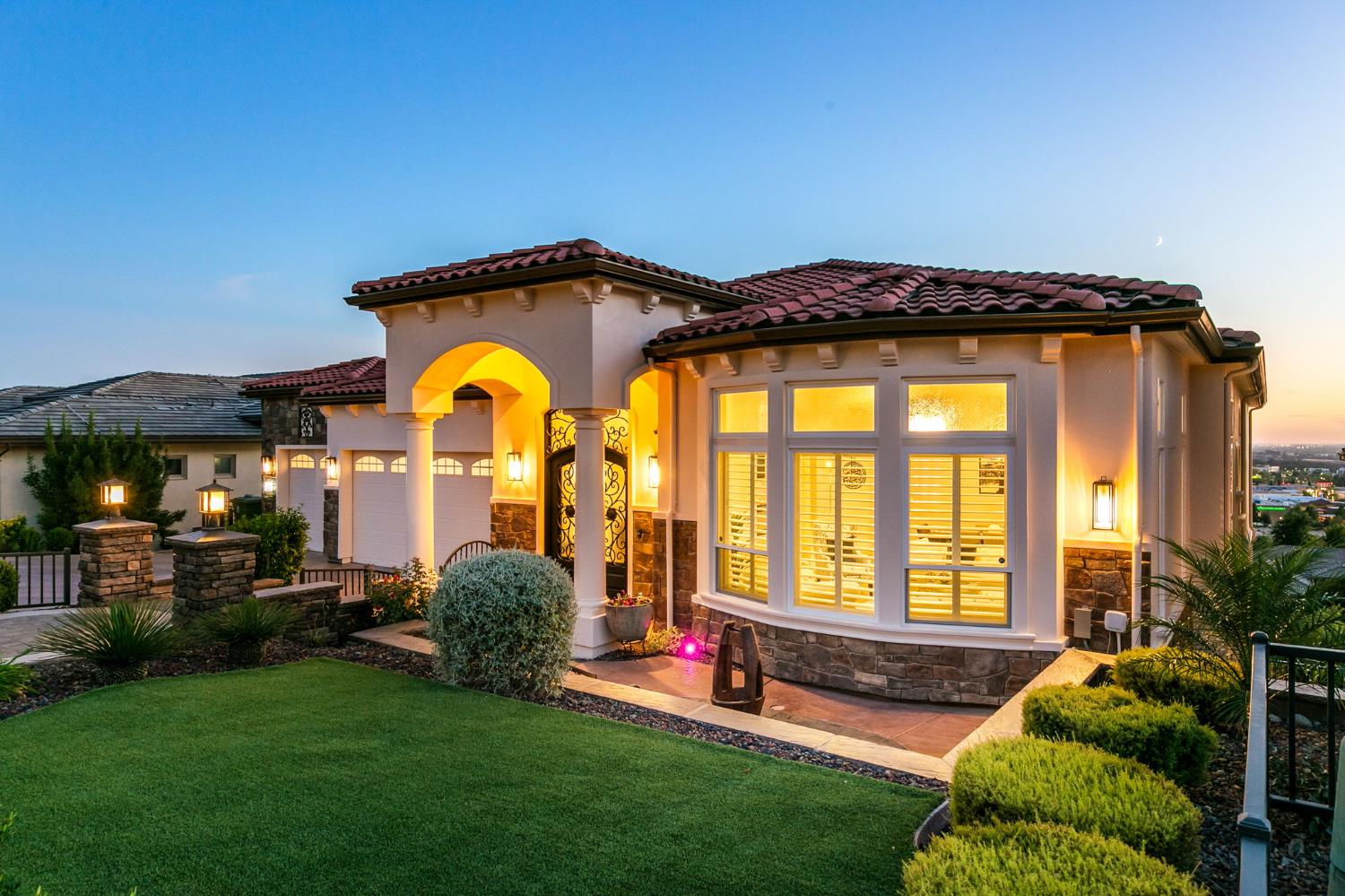 455 Serpa Way