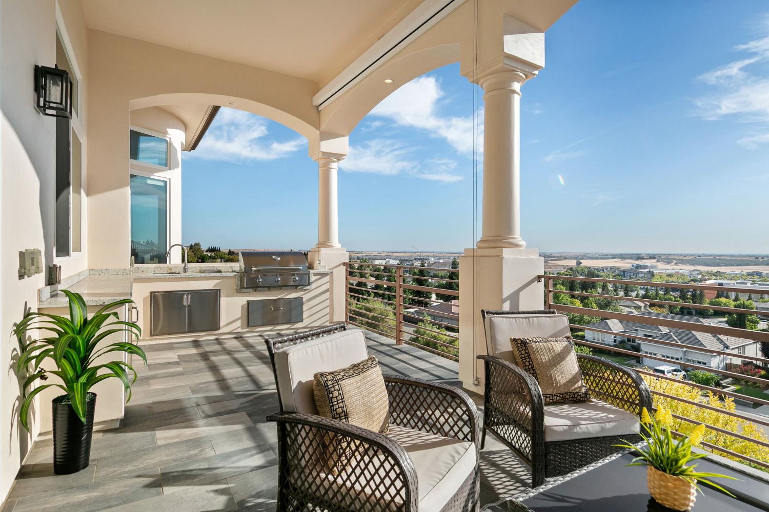 455 Serpa Way