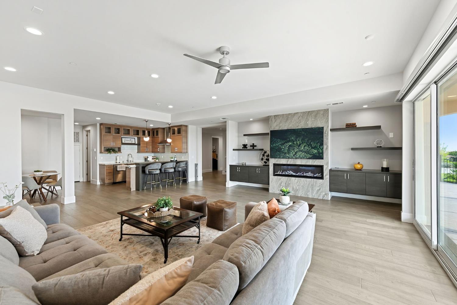 455 Serpa Way