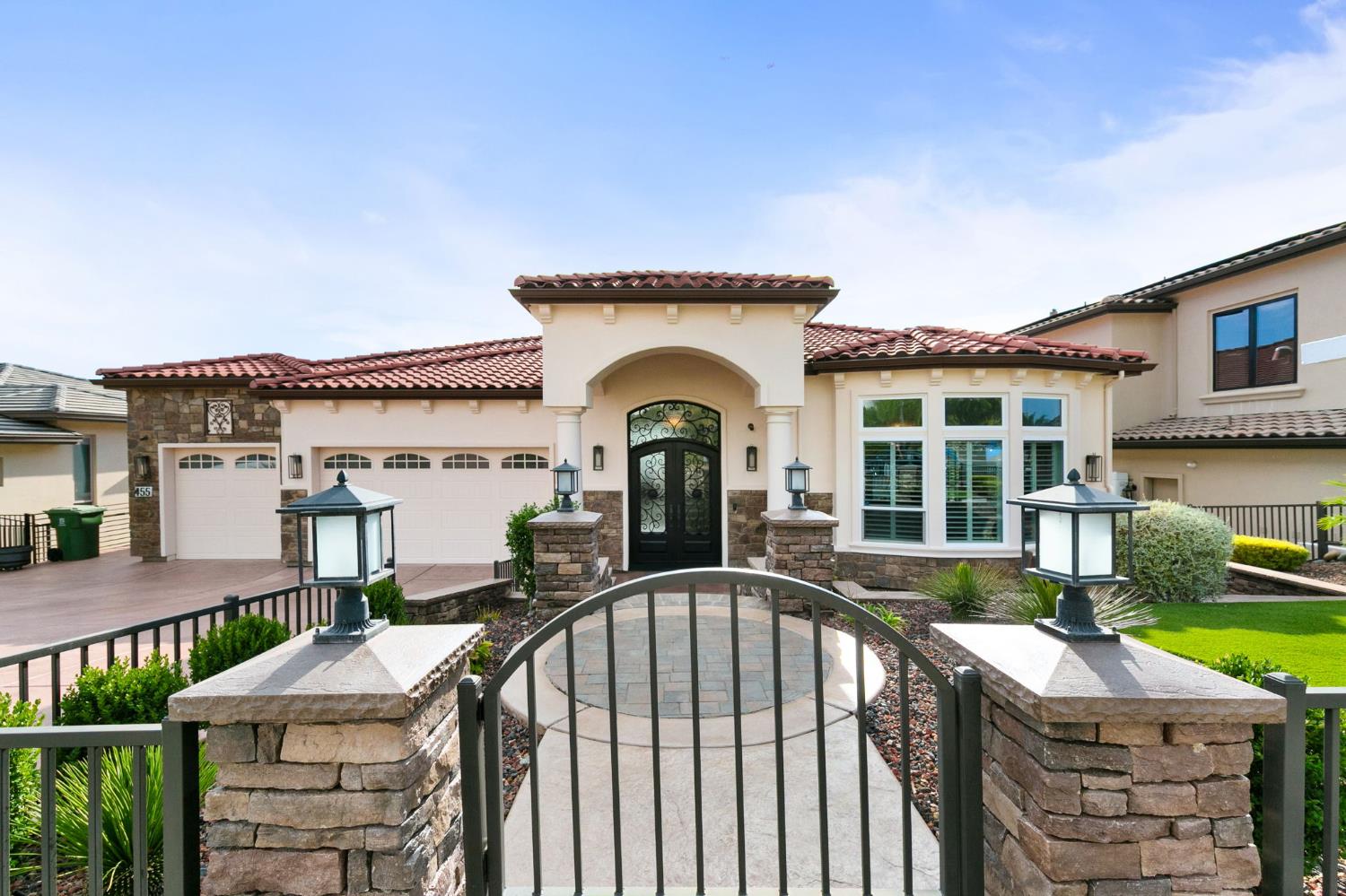 455 Serpa Way