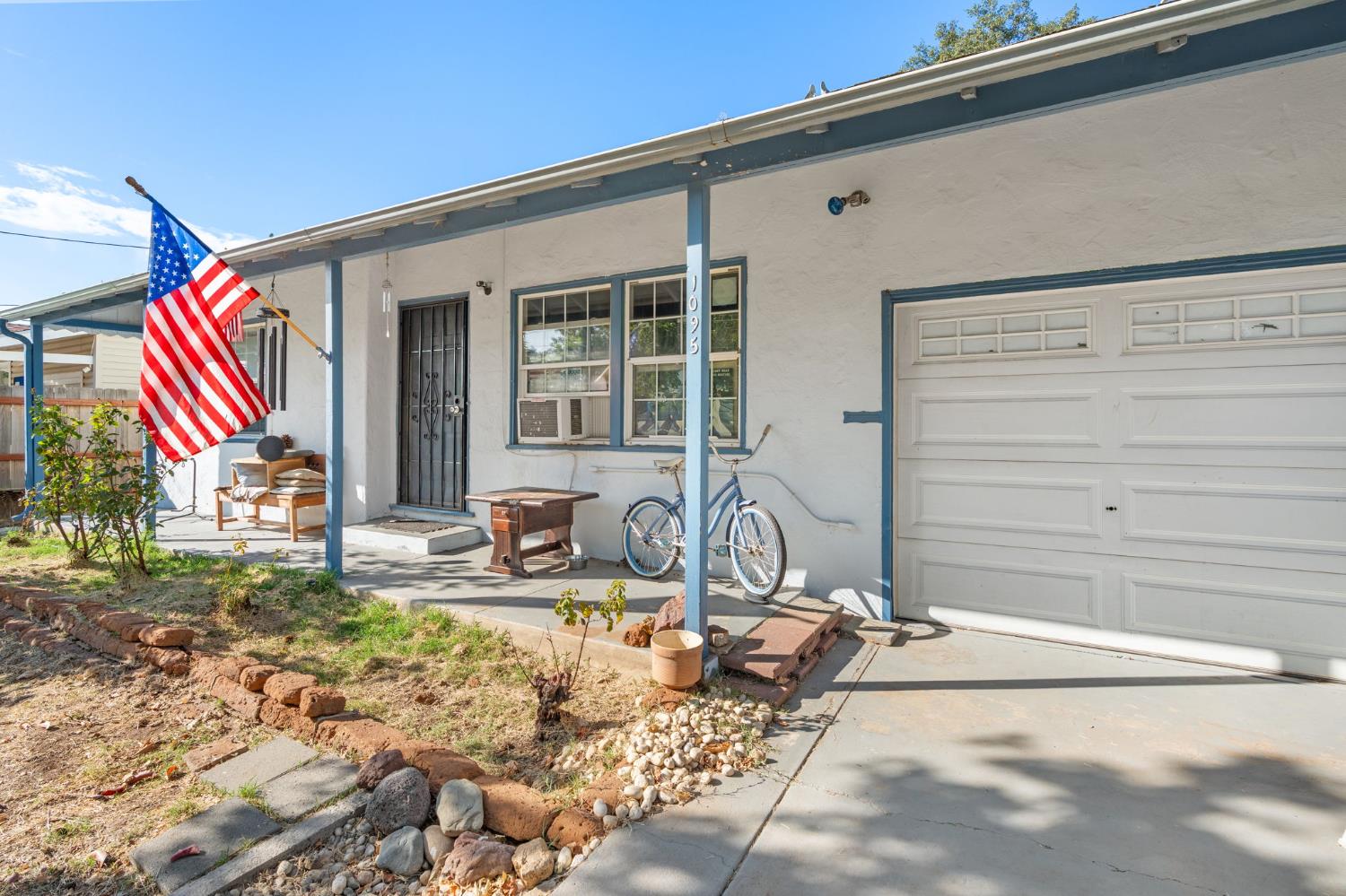 1095 Sonoma Avenue