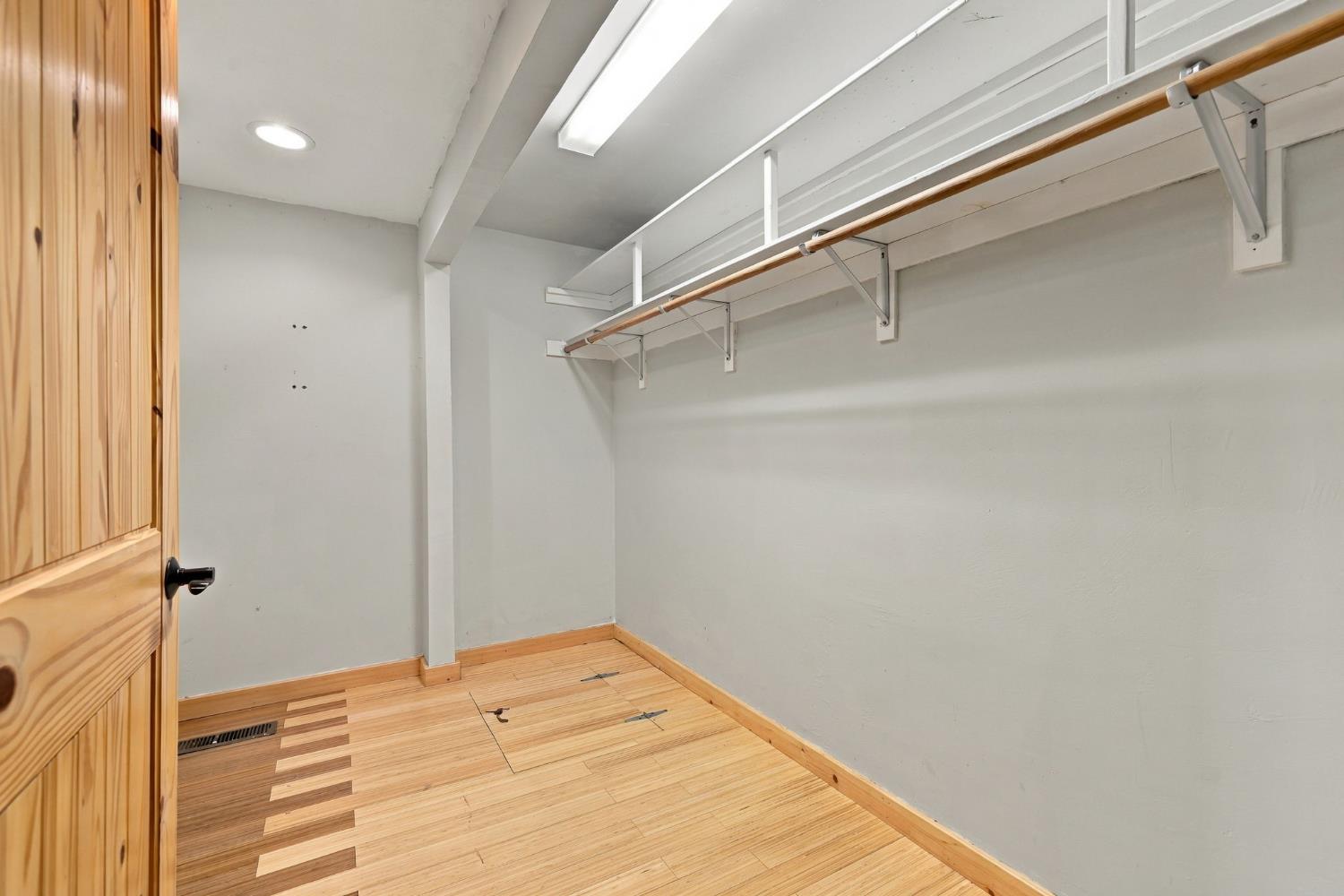 19526 Shawnee Trail