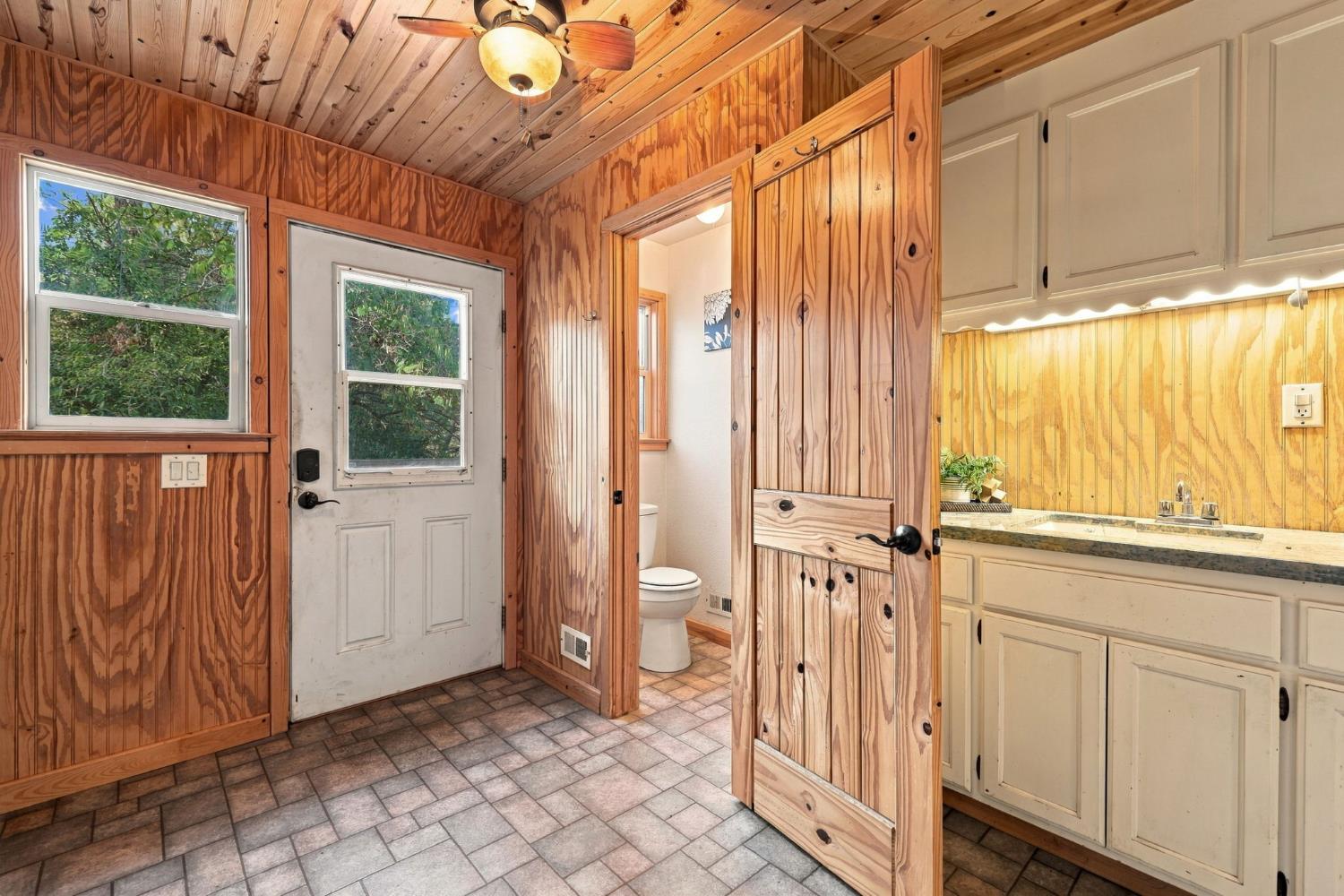 19526 Shawnee Trail