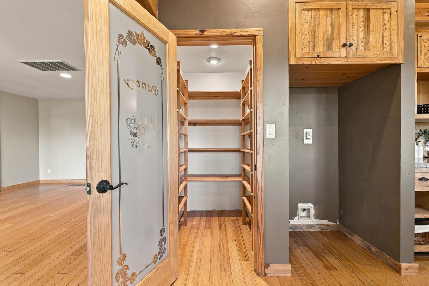 19526 Shawnee Trail