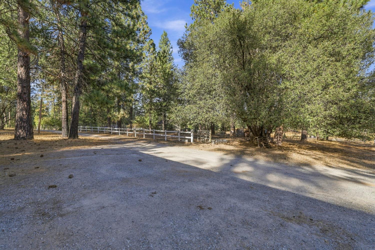 19526 Shawnee Trail