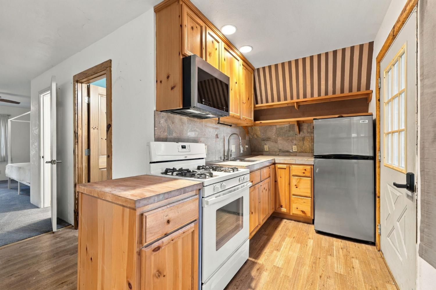 19526 Shawnee Trail