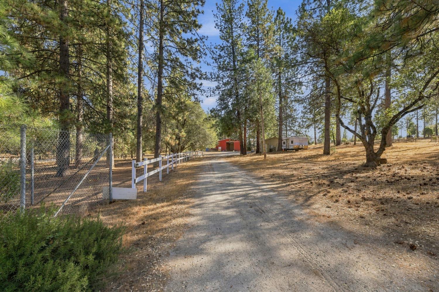 19526 Shawnee Trail