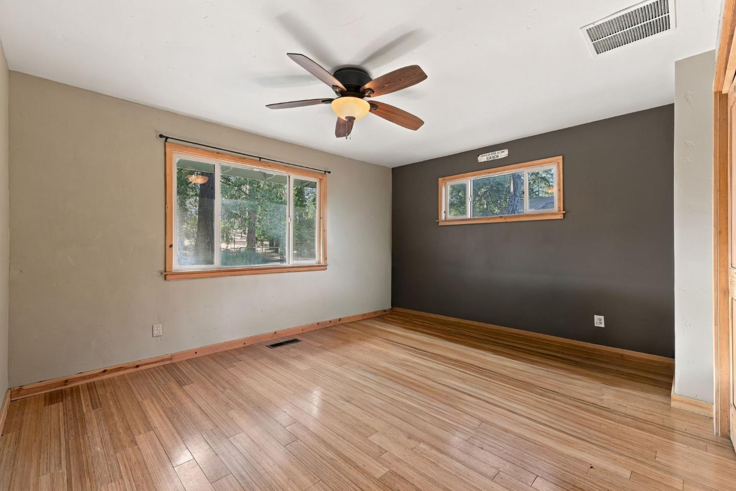 19526 Shawnee Trail
