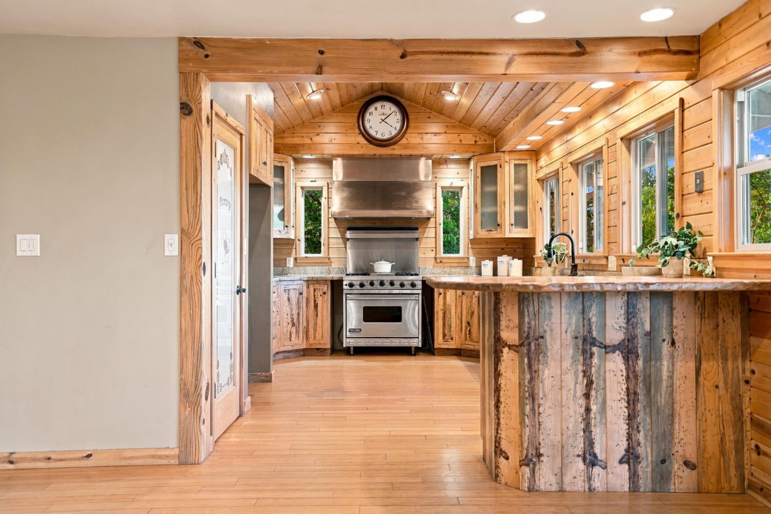 19526 Shawnee Trail
