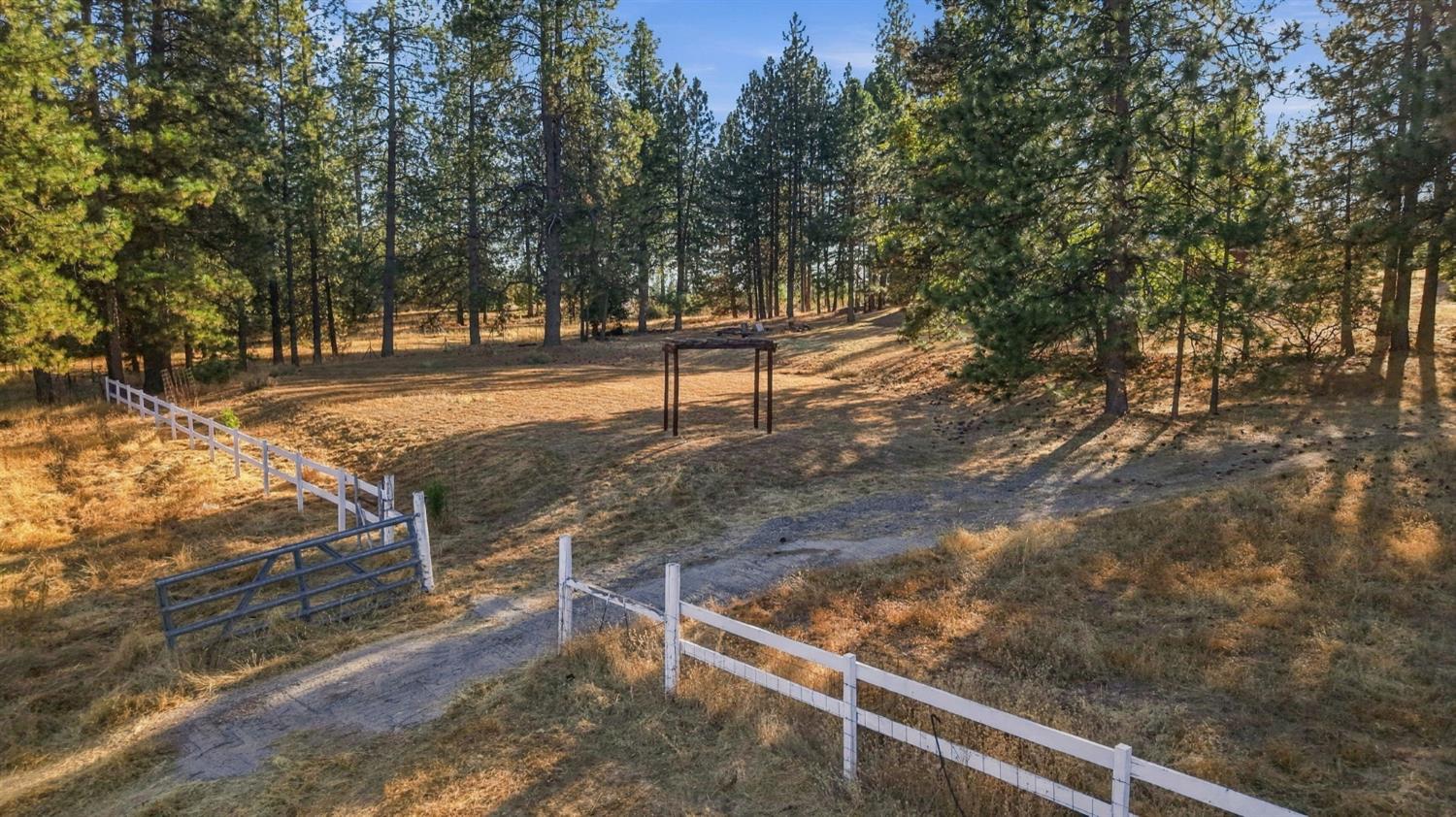 19526 Shawnee Trail