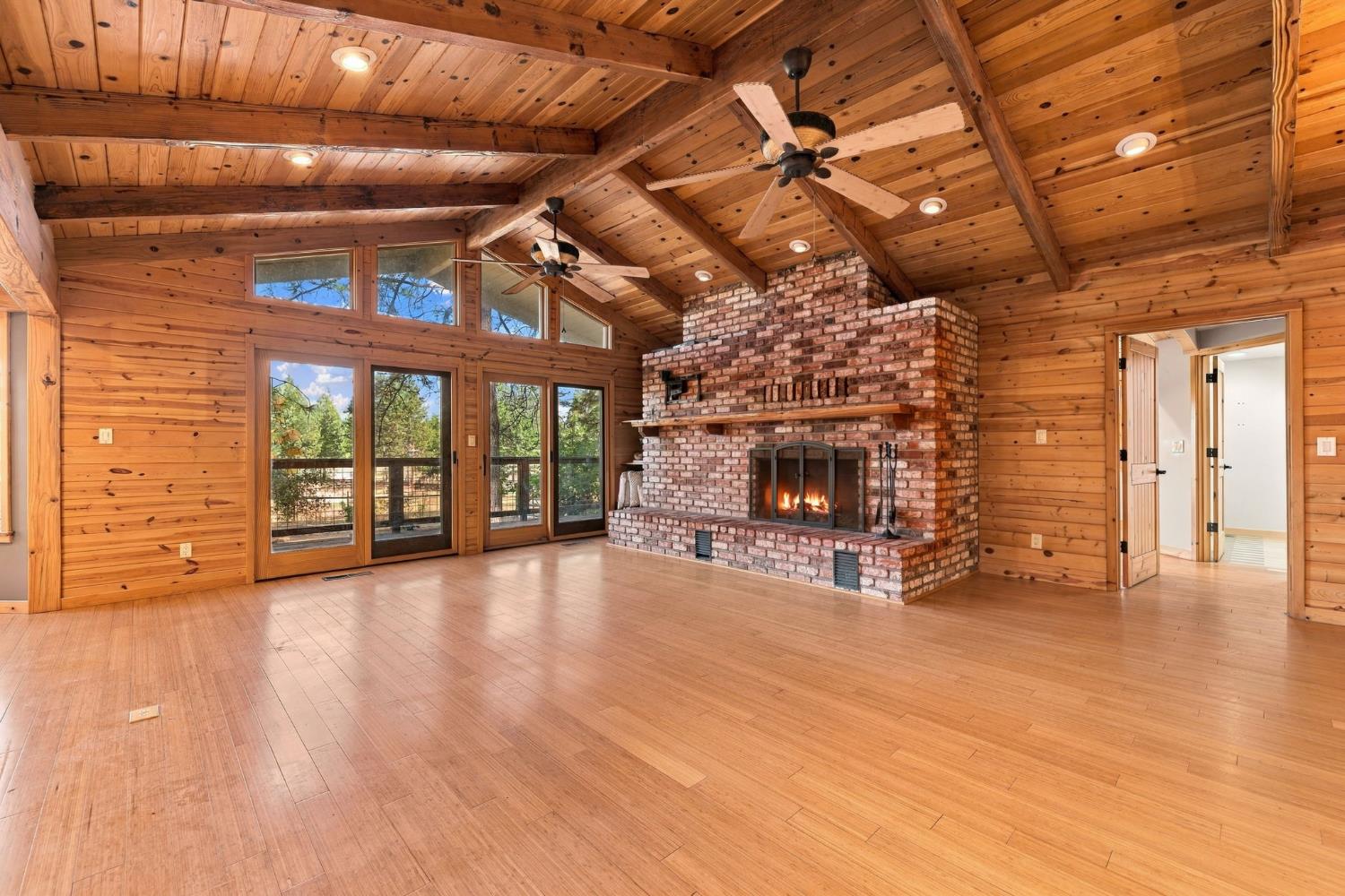 19526 Shawnee Trail