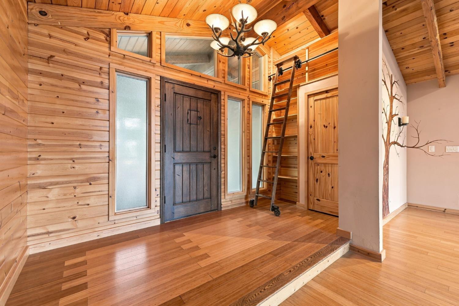 19526 Shawnee Trail