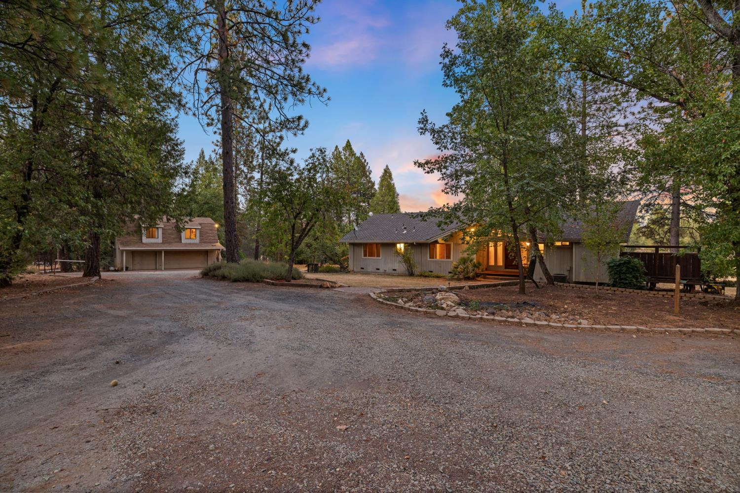 19526 Shawnee Trail