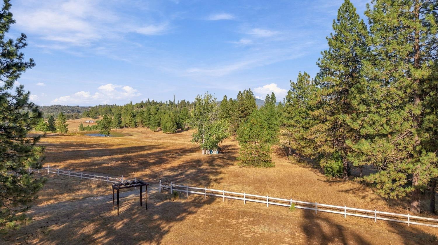 19526 Shawnee Trail