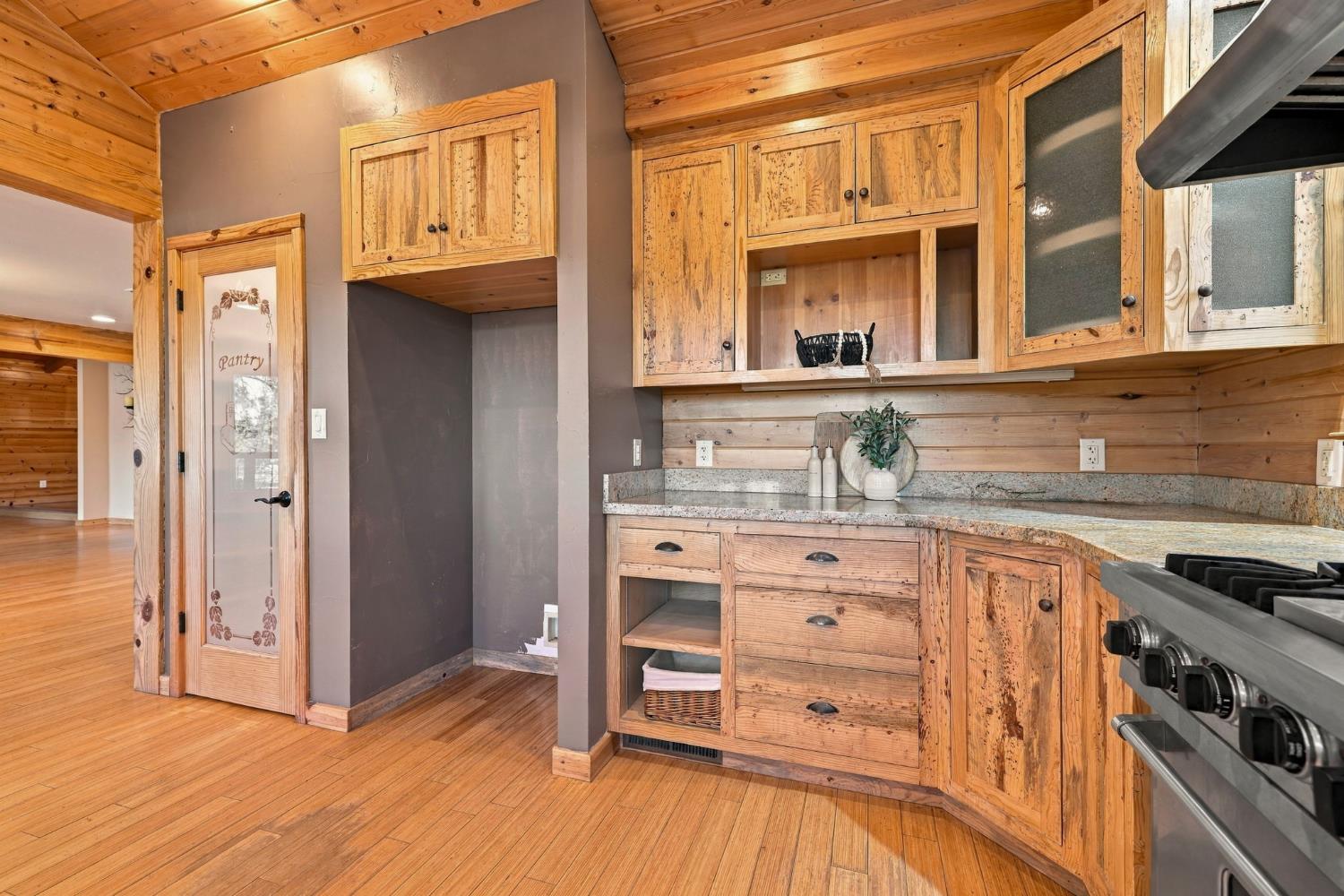19526 Shawnee Trail