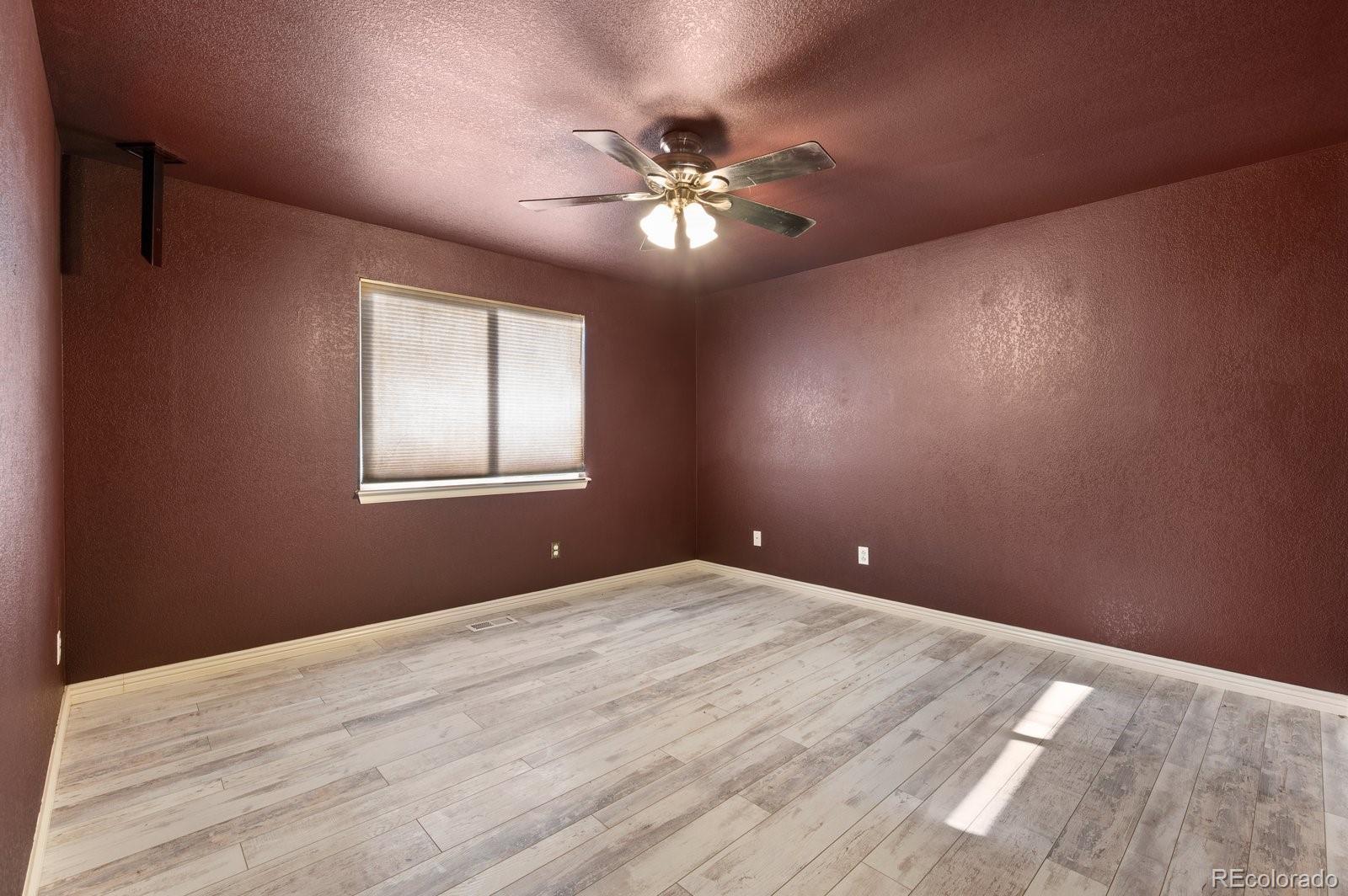11384 Oakland Drive