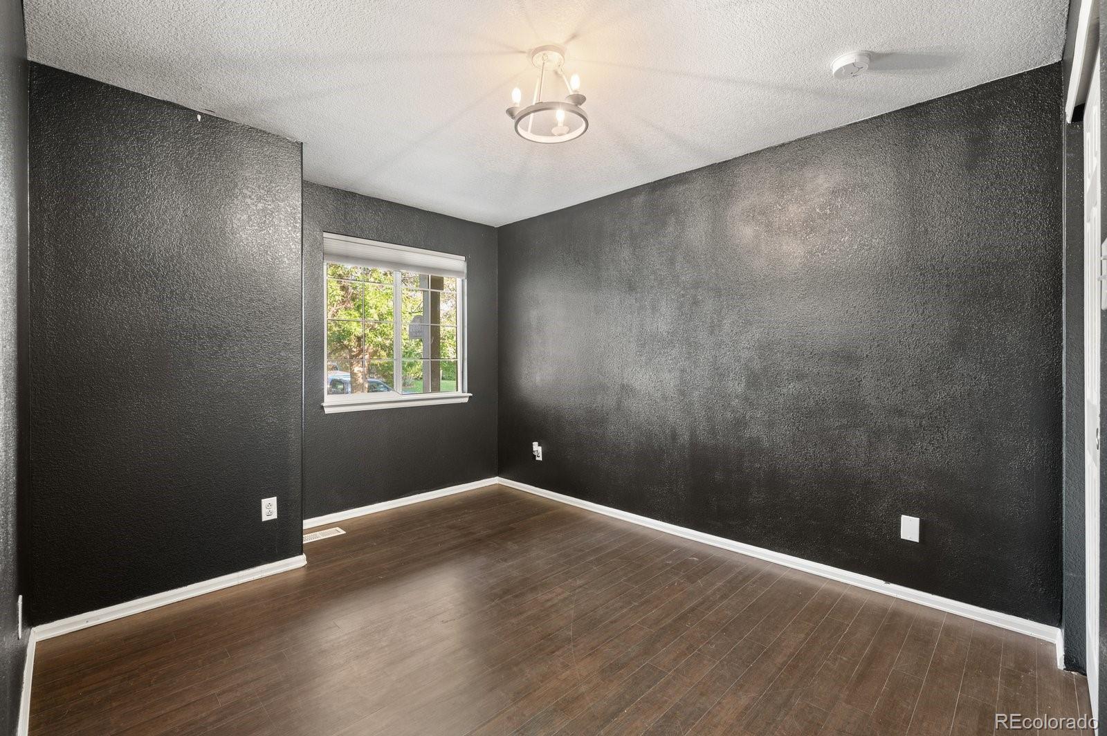11384 Oakland Drive