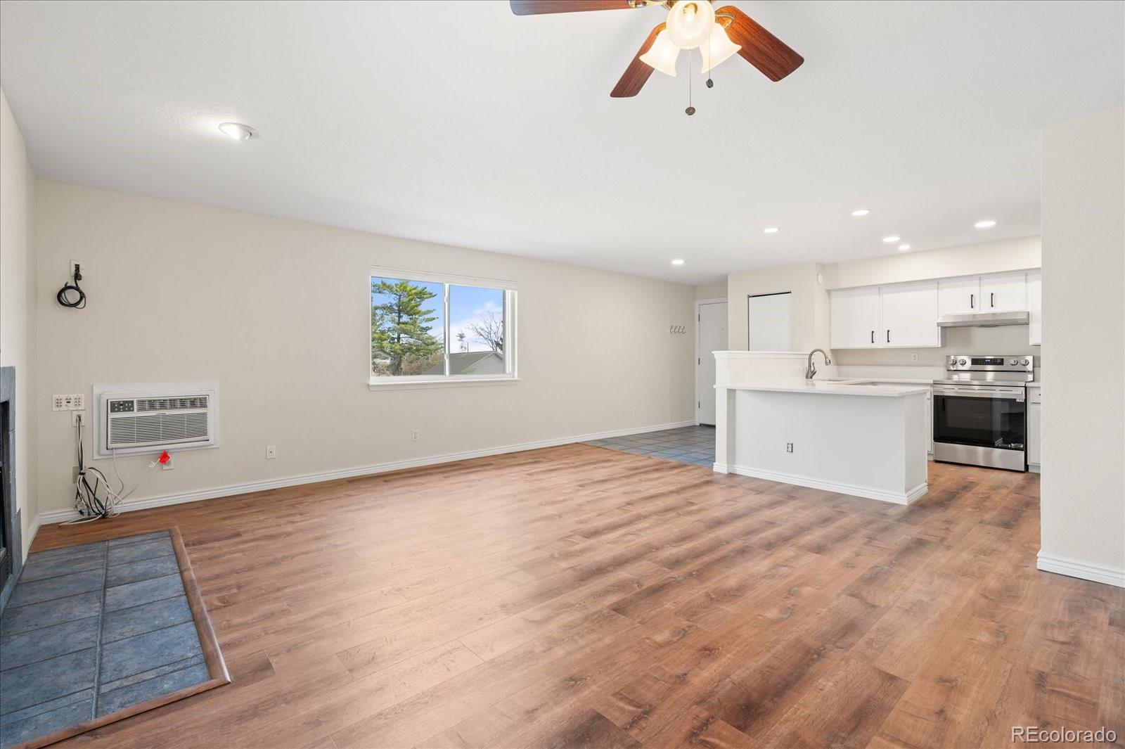 281 S Zinnia Way Unit: 2B