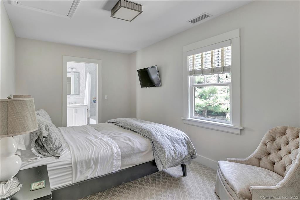 12 Iron Gate Hill