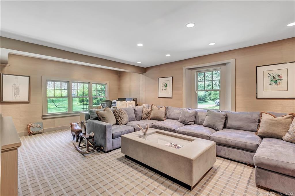 12 Iron Gate Hill