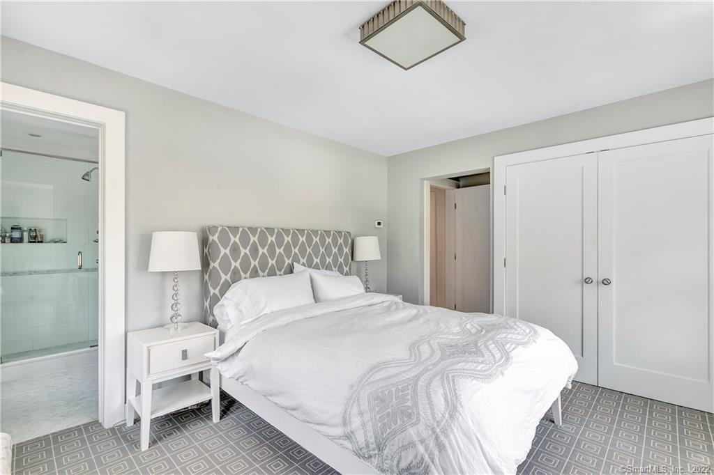 12 Iron Gate Hill
