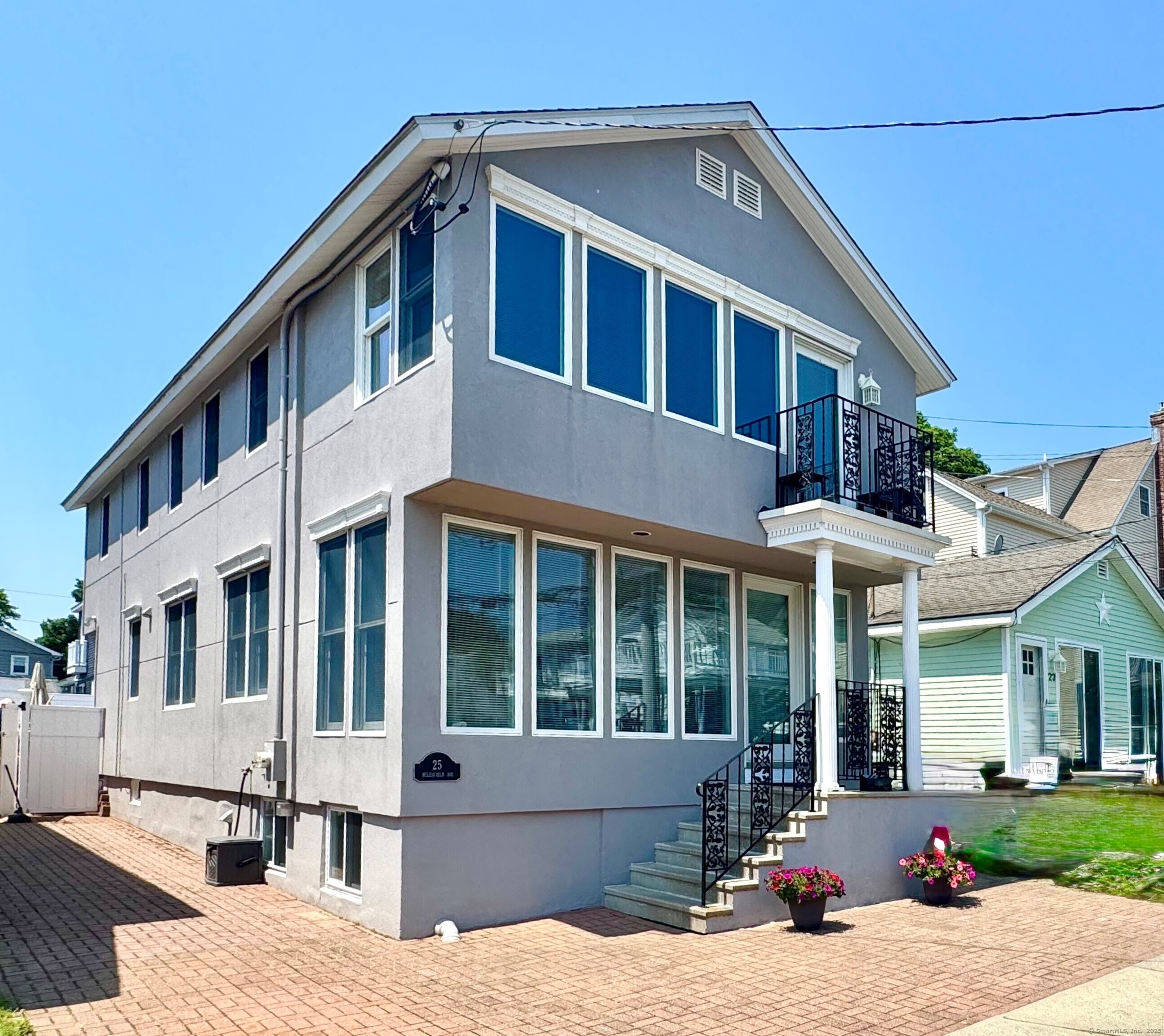 25 Milesfield Avenue