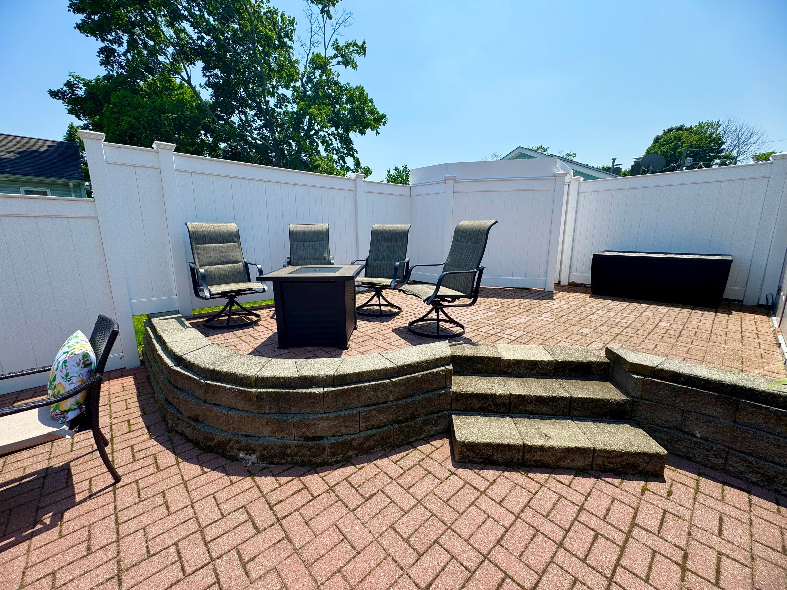 25 Milesfield Avenue