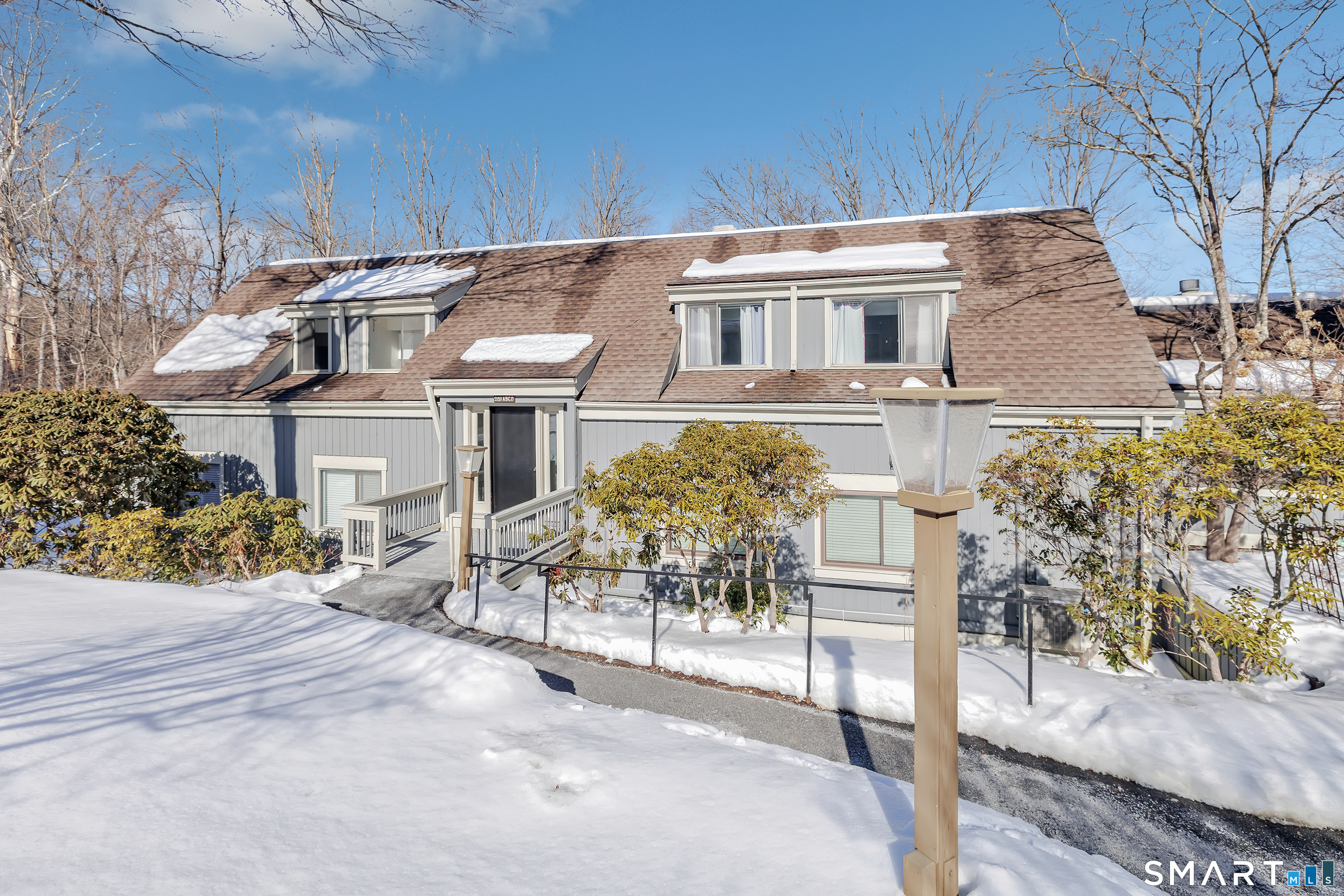 289 Heritage Village C