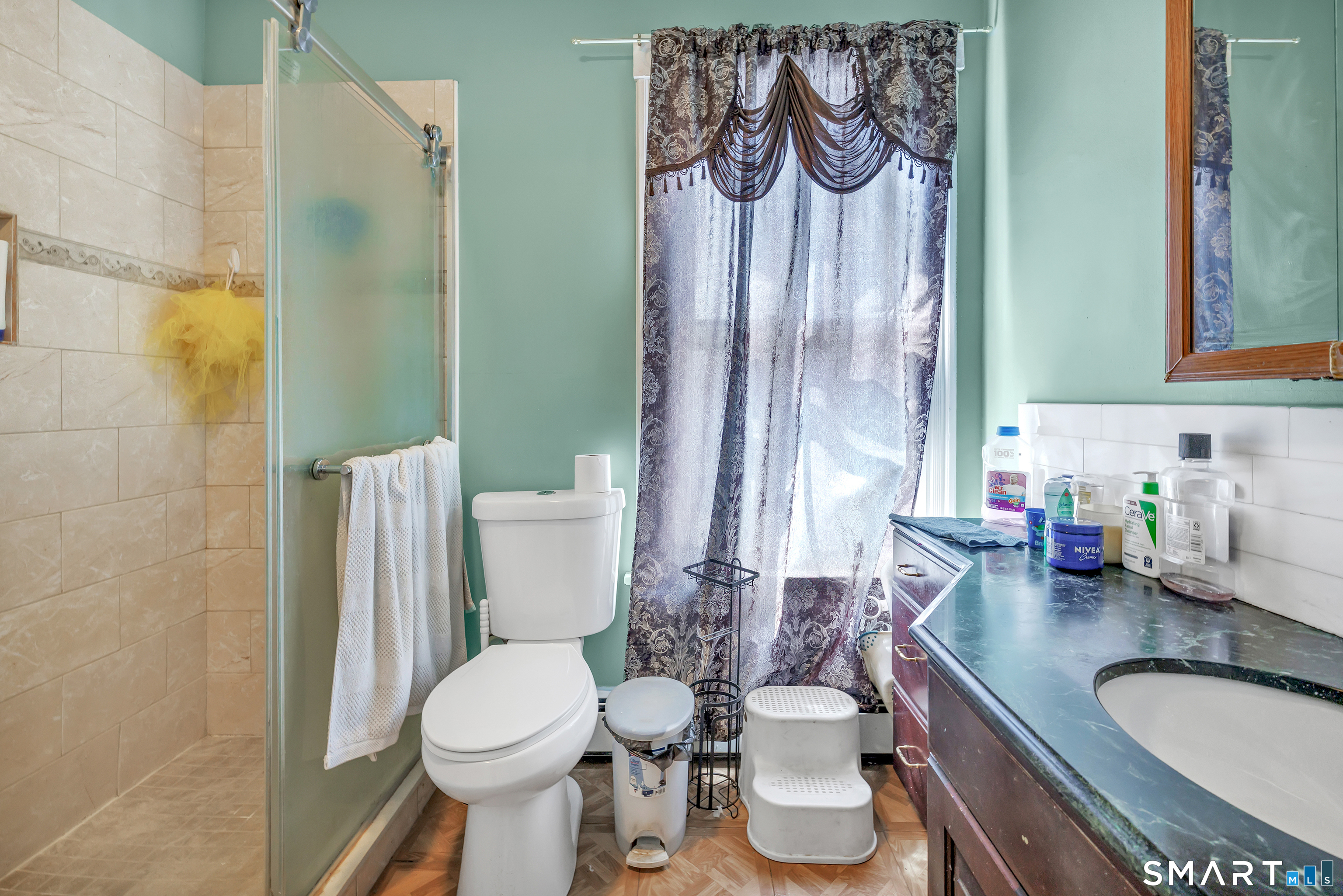 9 Quintard Avenue