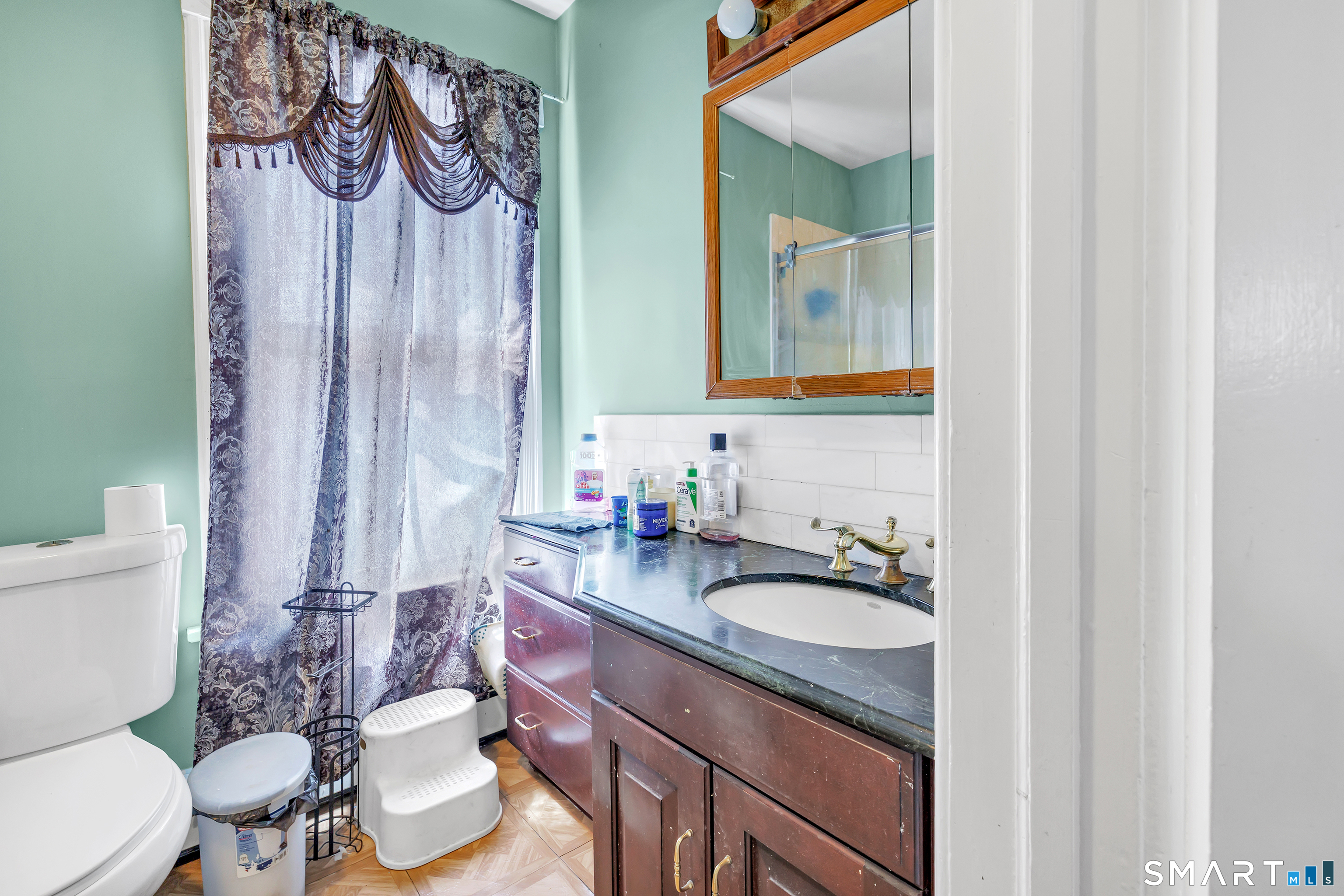 9 Quintard Avenue