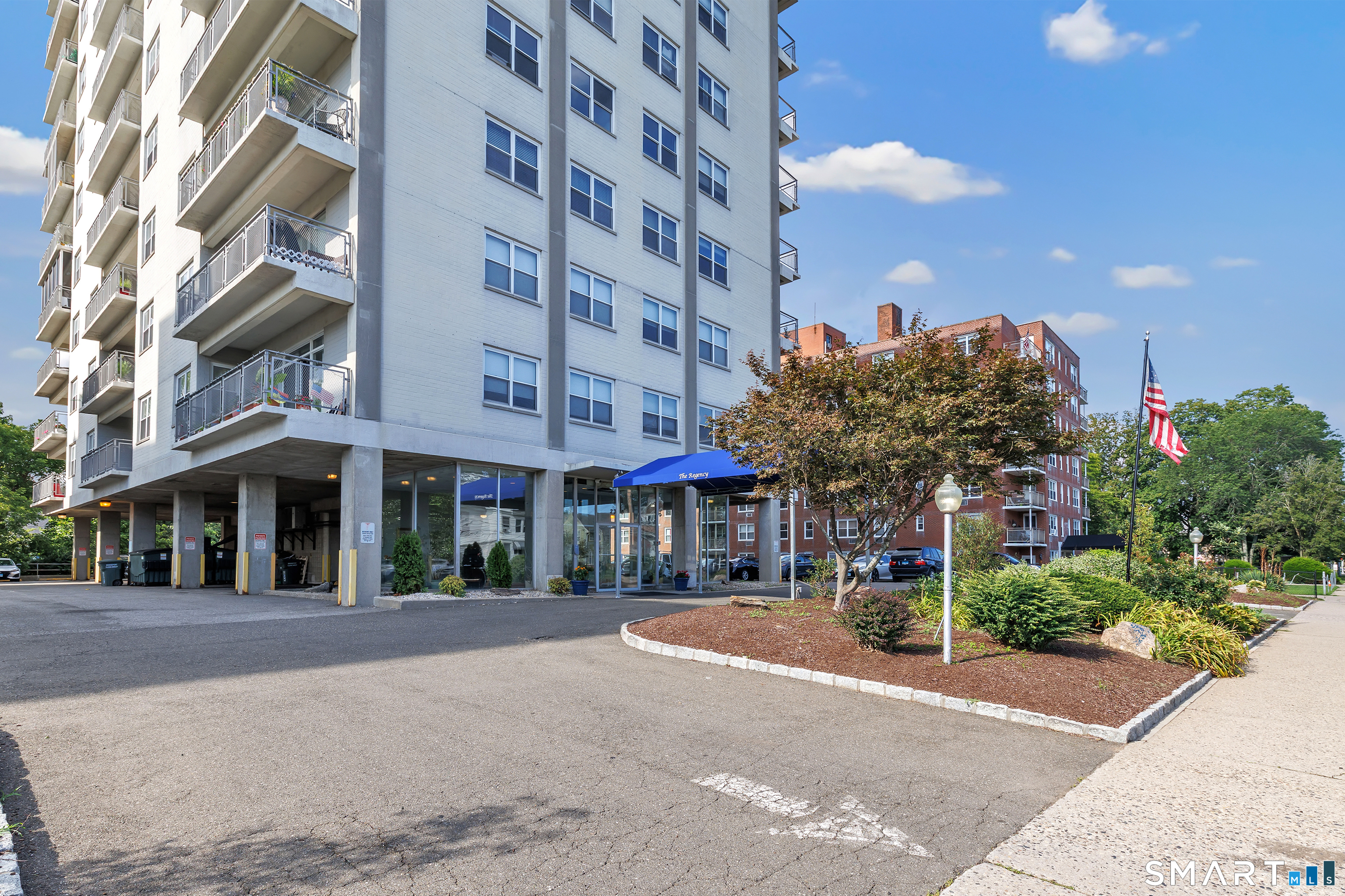 2370 North Avenue Unit: 8D