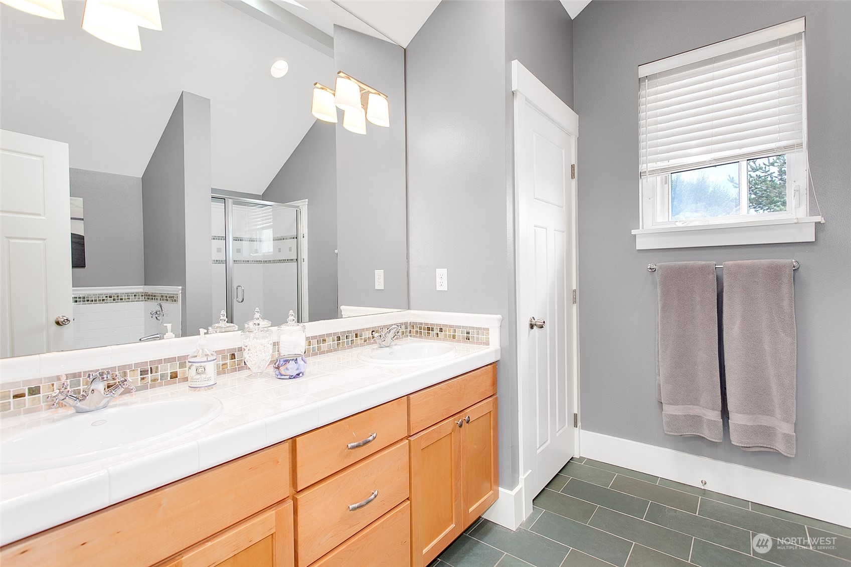 1106 Taylor Avenue N