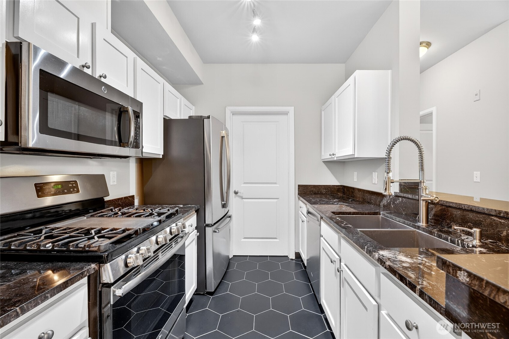 503 225th Lane NE Unit: F101