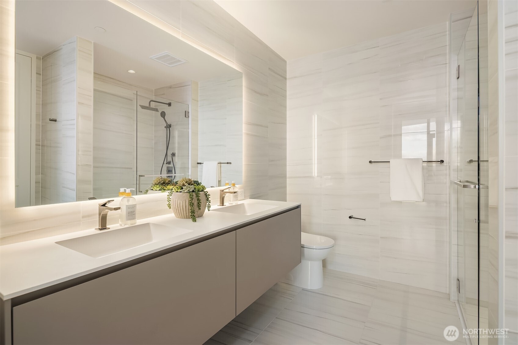 838 Avenue Square NE Unit: 1701