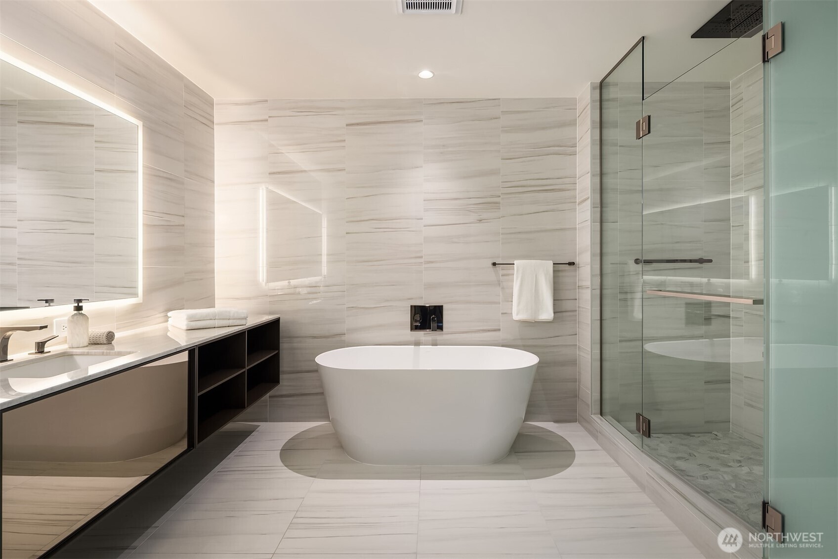 838 Avenue Square NE Unit: 1701