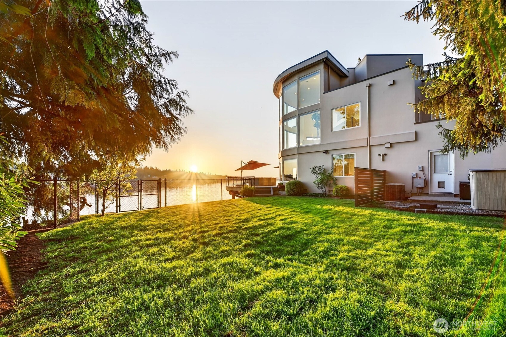 2007 E Lake Sammamish Parkway NE