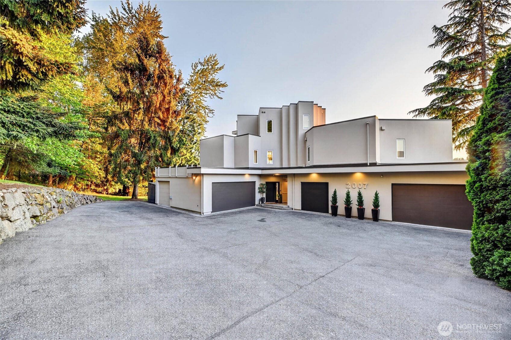 2007 E Lake Sammamish Parkway NE