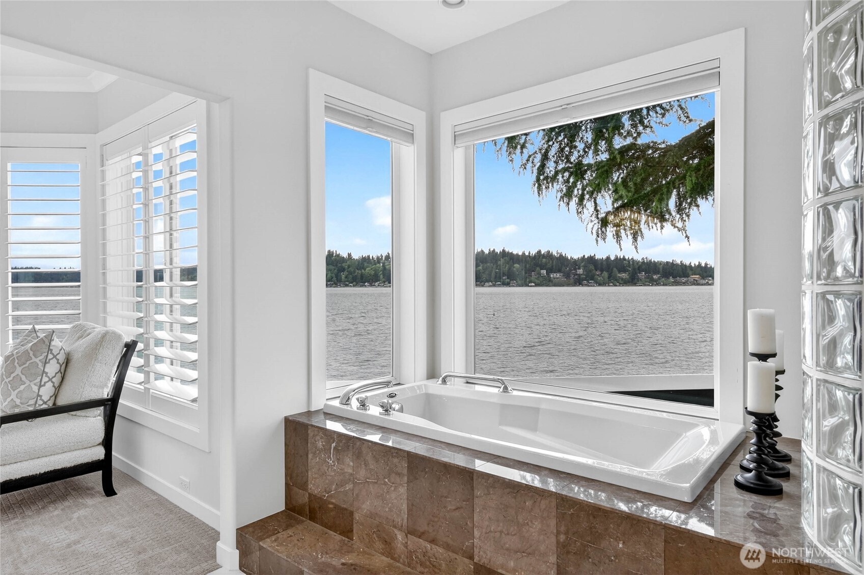 2007 E Lake Sammamish Parkway NE