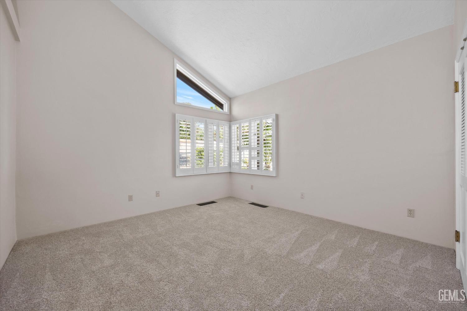 15301 Vista Grande Drive