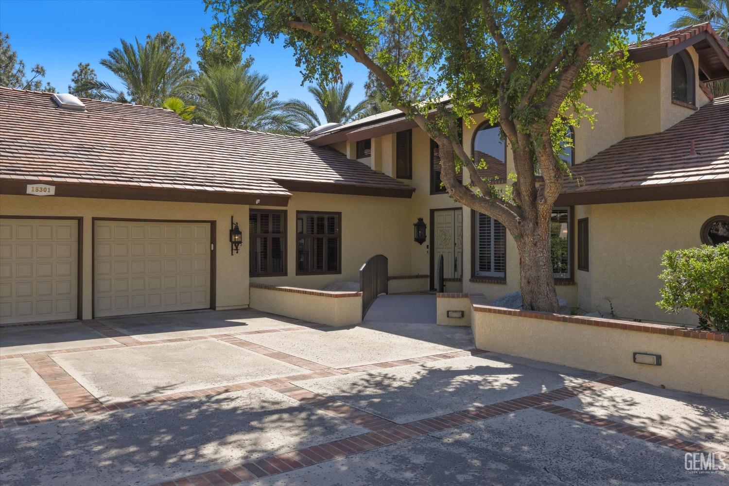 15301 Vista Grande Drive