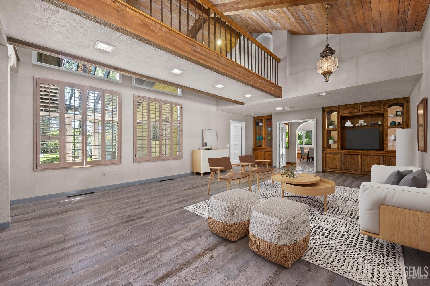 15301 Vista Grande Drive