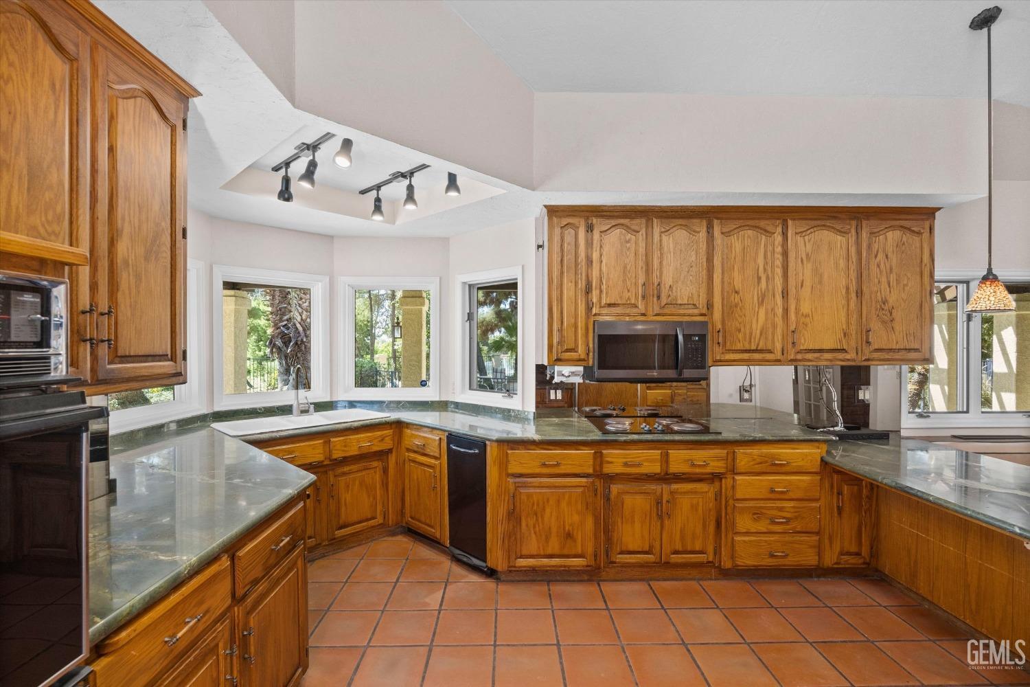 15301 Vista Grande Drive