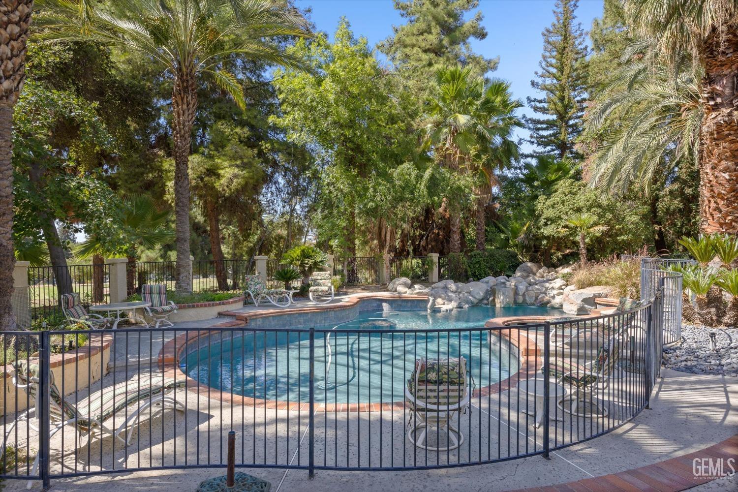 15301 Vista Grande Drive