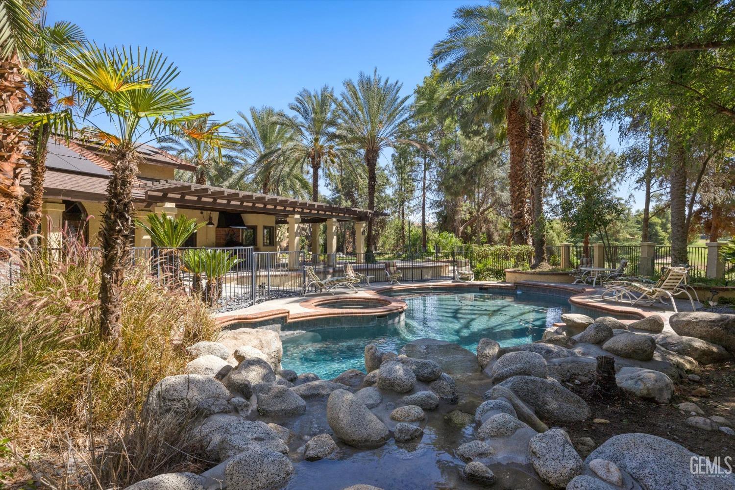 15301 Vista Grande Drive