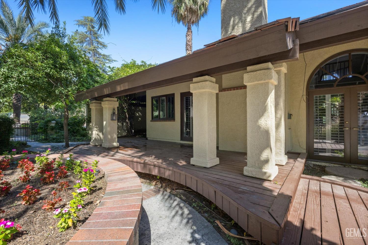 15301 Vista Grande Drive