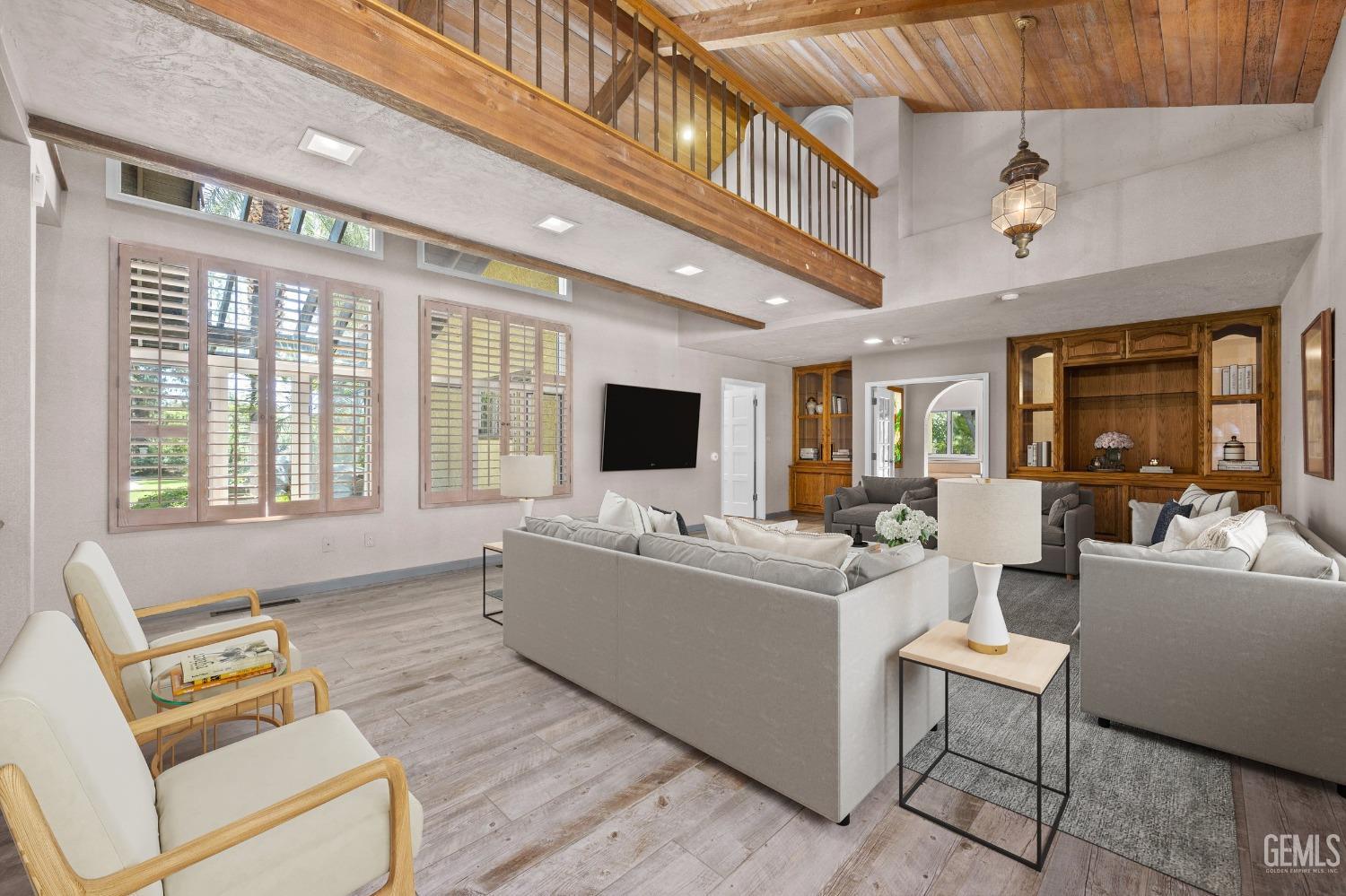 15301 Vista Grande Drive